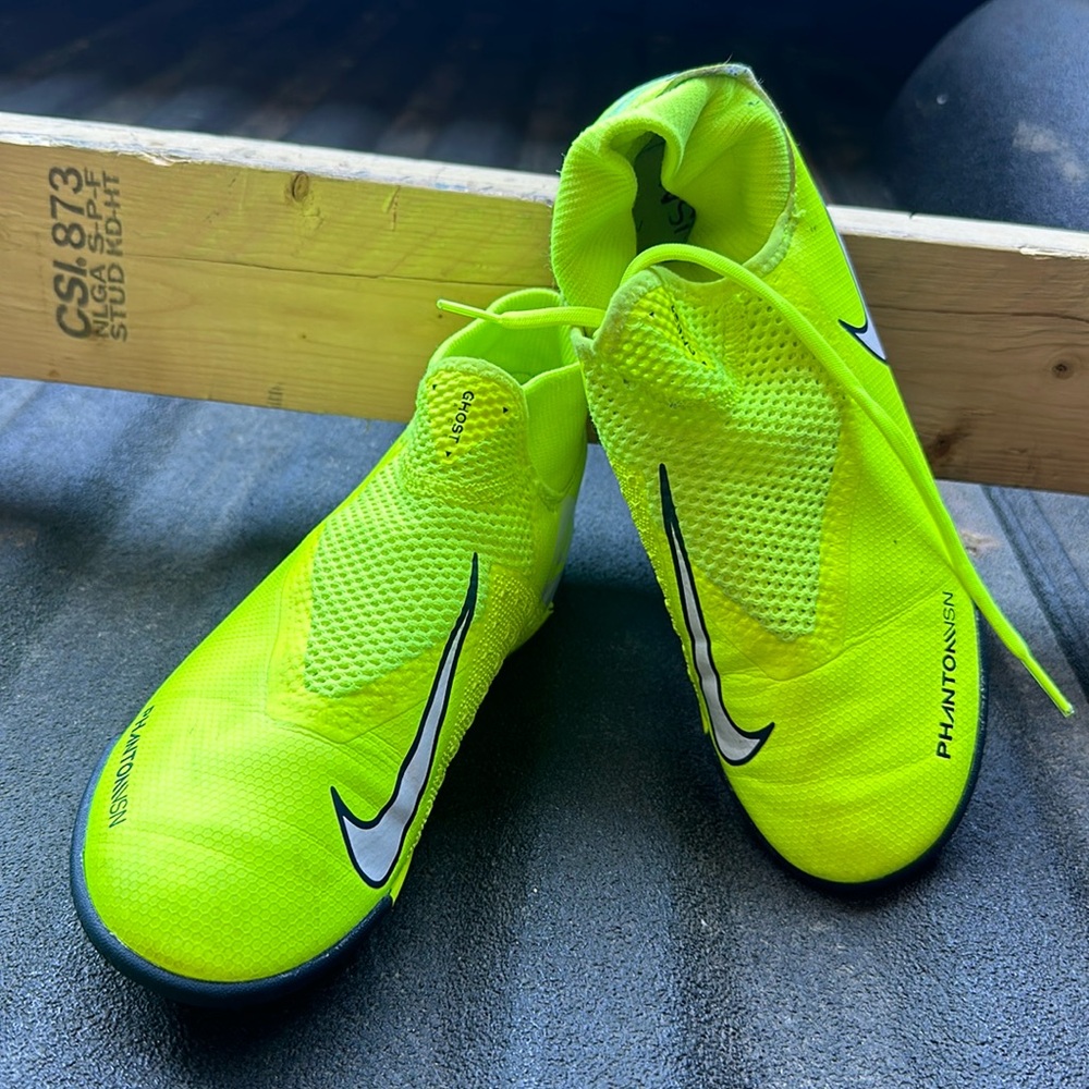 Nike Phantom VSN Ghost Superfly